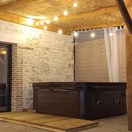 Avec Jacuzzi Privatif Et Piscine Privative - Haras Le Val Du Conte Le Bouillon (Orne)