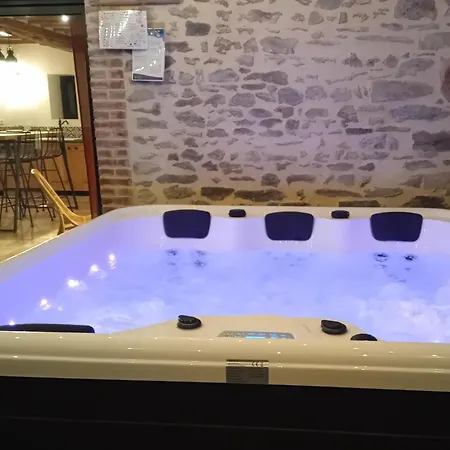 펜션 Avec Jacuzzi Privatif Et Piscine Privative - Haras Le Val Du Conte *